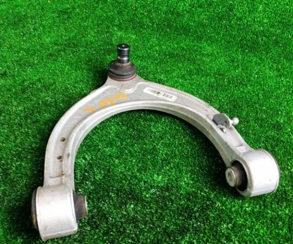 Рычаг передний правый верхний для BMW 5er G30 2016-2023 на фотографиях