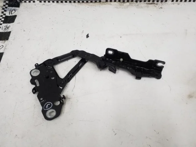 Петля капота левая для BMW X3 G01 2017-2023 на фотографиях