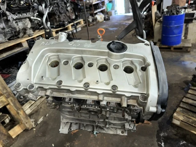 Двигатель для Audi A4 B6 Avant 2000-2004 на фотографиях