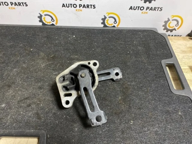 Опора двигателя передняя левая нижняя для Nissan Teana J32 2008-2013 на фотографиях