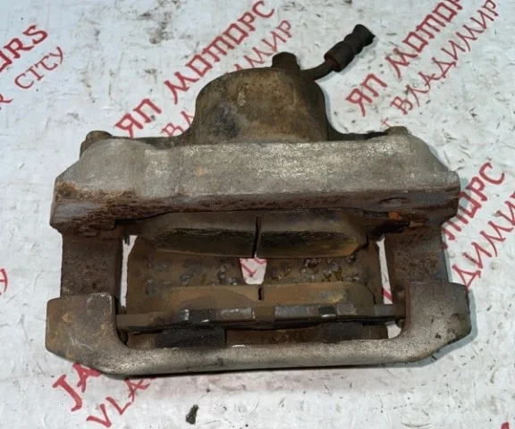 Суппорт передний левый для Lexus IS Седан GSE20,21,25, ALE20 (US, EU) 2006-2013 на фотографиях