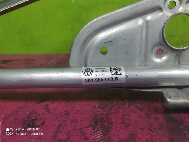 Трапеция стеклоочистителей для Volkswagen Passat Variant (B5+ (B5.5), Typ 3BG) 2000-2005 на фотографиях