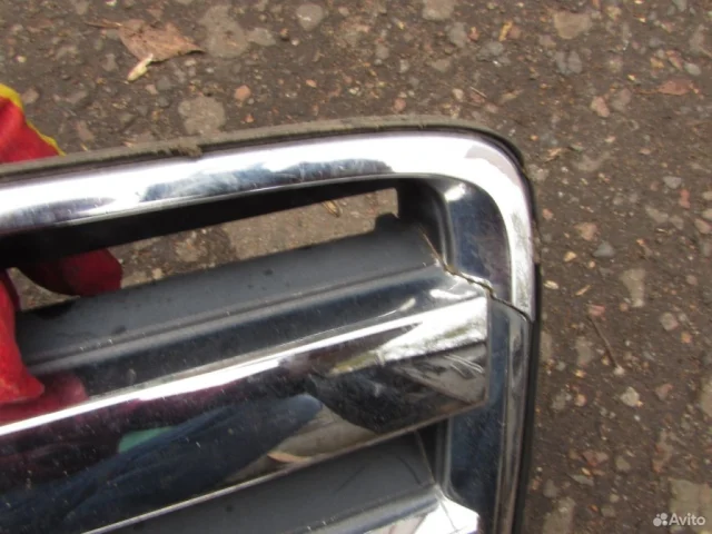 Решетка радиатора для Infiniti QX 56 (JA60) 2004-2007 на фотографиях