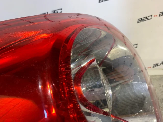 Фонарь внешний левый для Volkswagen Passat Variant (B6, Typ 3C) 2004-2010 на фотографиях