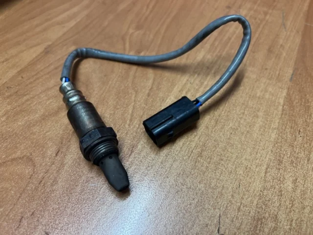 Лямбда-зонд (верхний) для Nissan Teana J32 2008-2013 на фотографиях