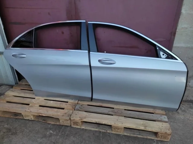 Дверь передняя правая для Mercedes-Benz S class W222 2013-2017 на фотографиях