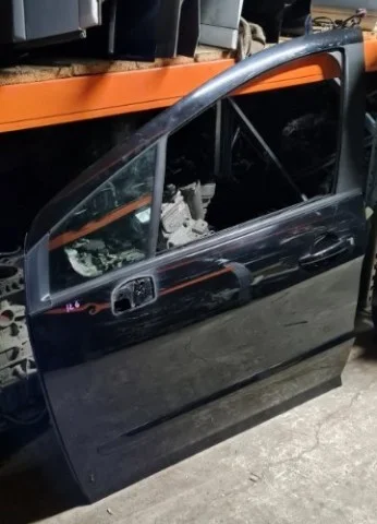 Накладка на дверь передняя левая для Peugeot 308 T7 Хэтчбек 2007-2014 на фотографиях