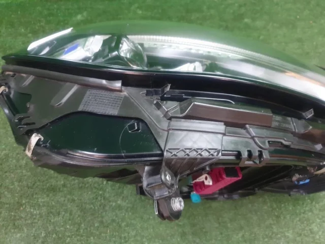 Фара правая для Mercedes-Benz S class W223 2021+ на фотографиях