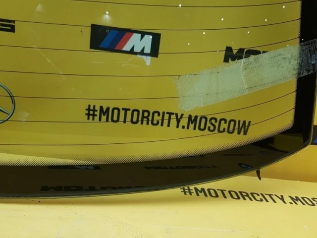 Стекло заднее для BMW 7er Е38 1994-2001 на фотографиях