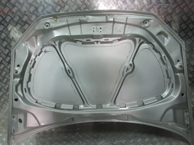 Панель капота для Volkswagen Polo V (6C) Седан 2015-2020 на фотографиях