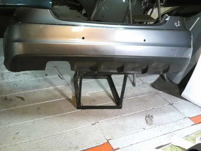 Бампер задний для Mercedes-Benz C class CL203 2000-2008 на фотографиях