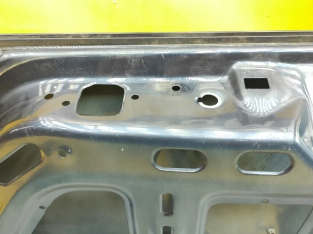 Двери для Mercedes-Benz C class W202 1993-2001 на фотографиях