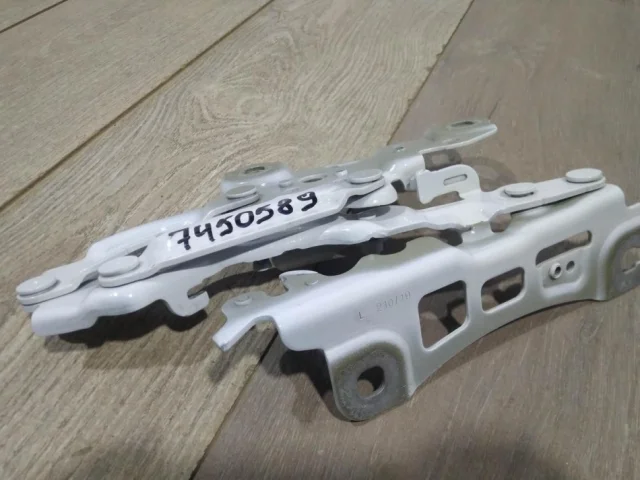 Петля капота левая для BMW 3er G20 2018+ на фотографиях