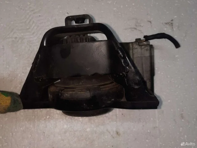 Опора двигателя задняя правая верхняя для Nissan Qashqai J10 2006-2013 на фотографиях