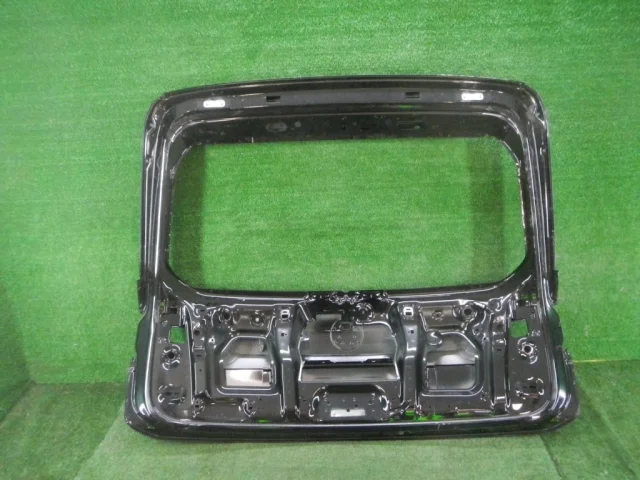 Дверь багажника для Volkswagen Touareg III (CR) 2018+ на фотографиях