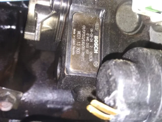 Двигатель без навесного для Mazda MPV LV 1995-1999 на фотографиях