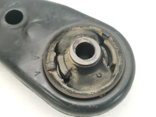 Рычаг передний левый нижний для Toyota RAV4 XA40 rest 2015-2019 на фотографиях