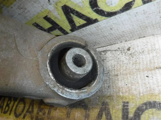 Качающийся рычаг левый для BMW X5 Е53 1999-2006 на фотографиях