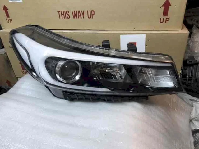 Фары для Kia Cerato YD 2016-2020 rest. на фотографиях