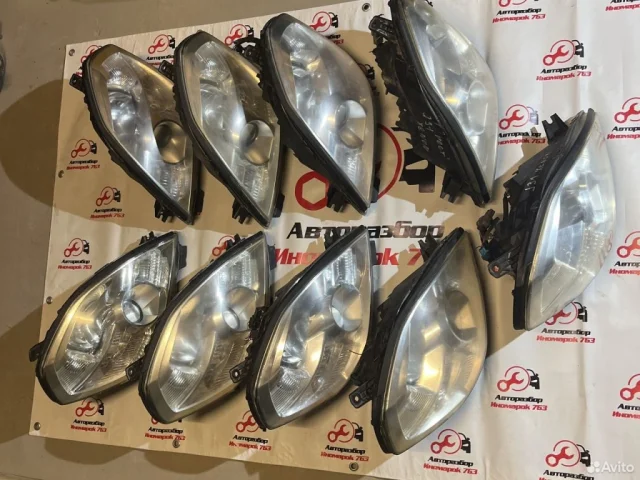 Фара правая для Nissan Teana J31 2003-2007 на фотографиях