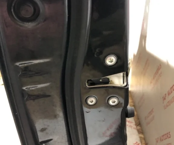 Дверь передняя левая для Suzuki SX4 2006-2009 на фотографиях