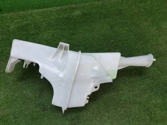 Бачок омывателя для Hyundai Creta 2 SU2 2021+ на фотографиях