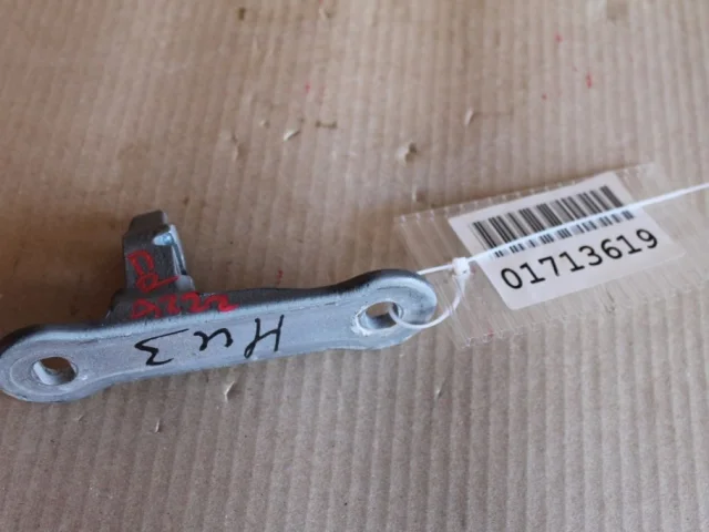 Петля двери передняя правая нижняя для Mercedes-Benz S class W222 2013-2017 на фотографиях