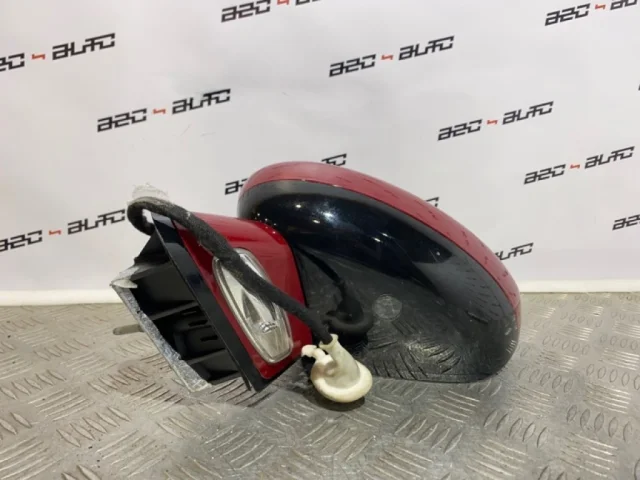 Стекла и зеркала для Citroen DS4 2011-2016 на фотографиях