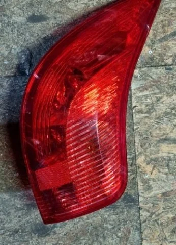 Фонарь правый для Peugeot 308 SW T7 2007-2014 на фотографиях