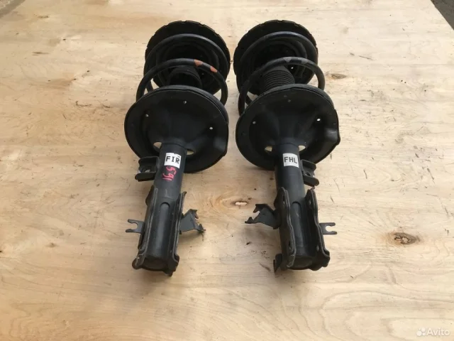 Амортизатор передний левый для Nissan Teana J31 2003-2007 на фотографиях