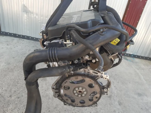 Двигатель без навесного для Opel Astra K Хэтчбек 2015-2022 на фотографиях