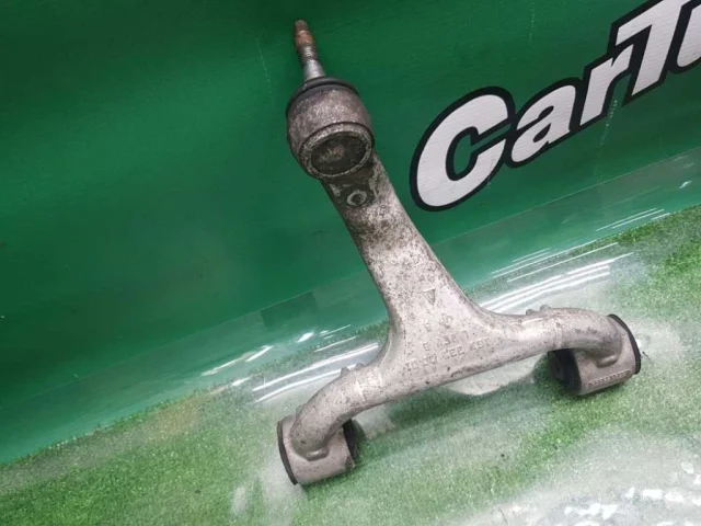 Рычаг передний правый верхний для Mercedes-Benz M class W163 1998-2005 на фотографиях