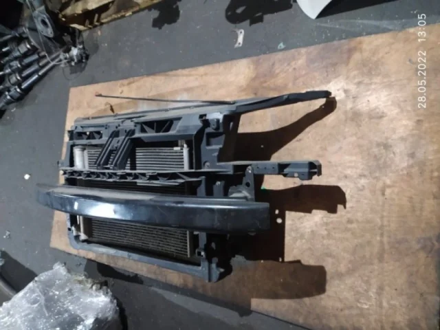 Панель радиатора (телевизор) для Volkswagen Polo IV (9N3) 2005-2009 на фотографиях