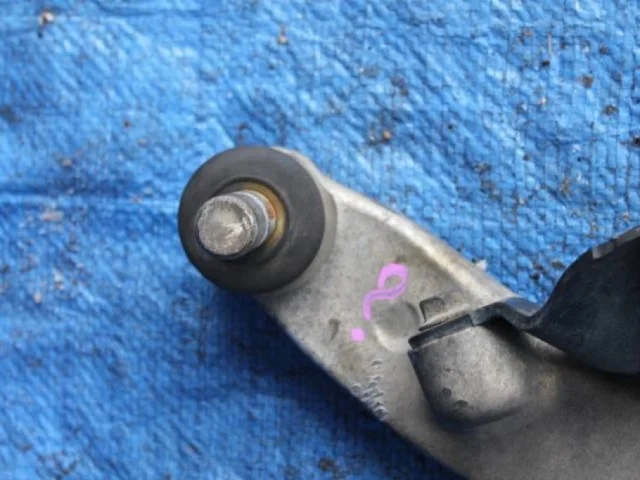 Рычаг передний правый нижний для Nissan Teana J32 2008-2013 на фотографиях