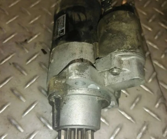 Стартер для Nissan Teana J31 2003-2007 на фотографиях