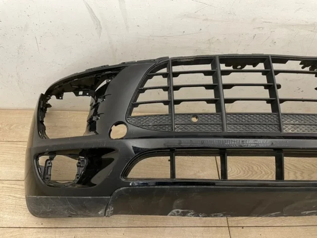 Бампер передний для Porsche Macan 95B 2014-2023 на фотографиях