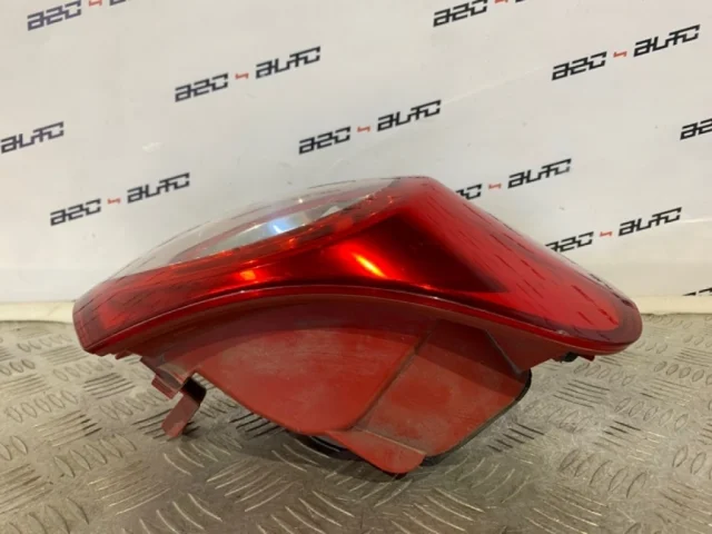 Фонарь внешний левый для Volkswagen Passat Variant (B6, Typ 3C) 2004-2010 на фотографиях