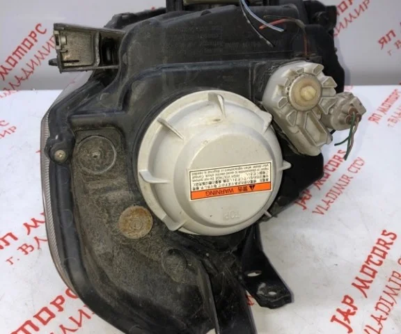 Фара правая для Suzuki SX4 2006-2009 на фотографиях