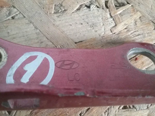 Петля капота левая для Hyundai Accent 2 Седан LC 1999-2012 на фотографиях