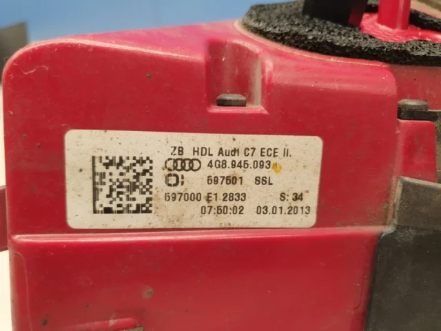 Фонарь внутренний левый для Audi A7 4G 2010-2014 на фотографиях