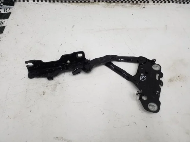 Петля капота правая для BMW X3 G01 2017-2023 на фотографиях