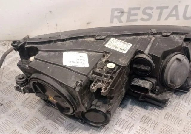 Фара ксенон левая для Audi A7 4G 2010-2014 на фотографиях