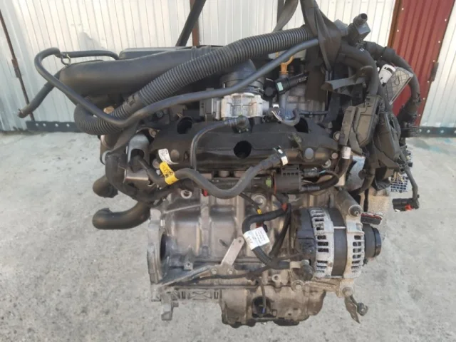 Двигатель без навесного для Opel Astra K Хэтчбек 2015-2022 на фотографиях