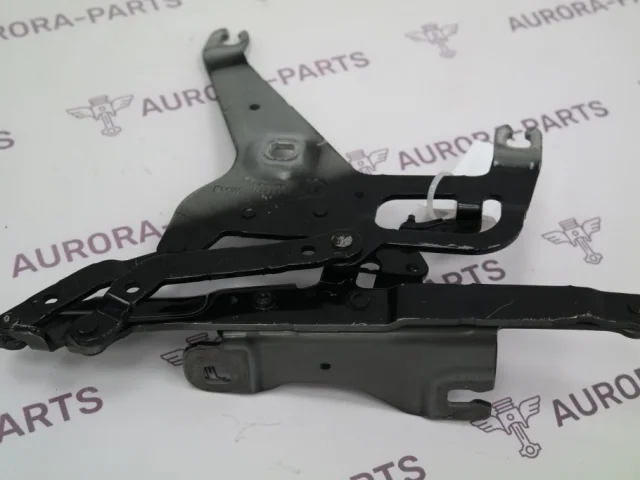 Петля капота левая для BMW X5 F15 (Ф15) 2013-2018 на фотографиях