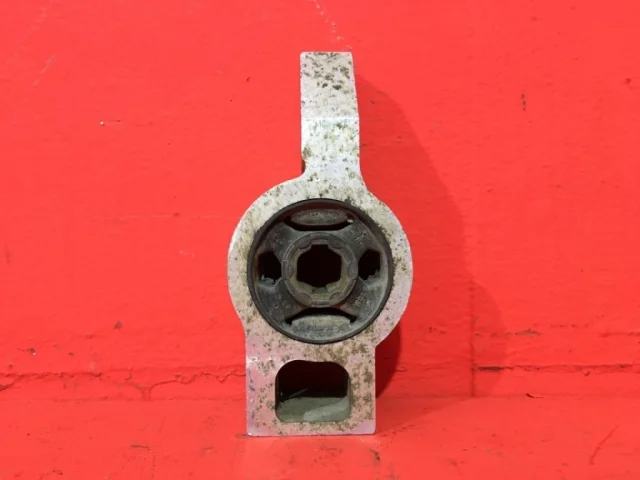 Рычаг передний левый нижний для Skoda Octavia A5 на фотографиях