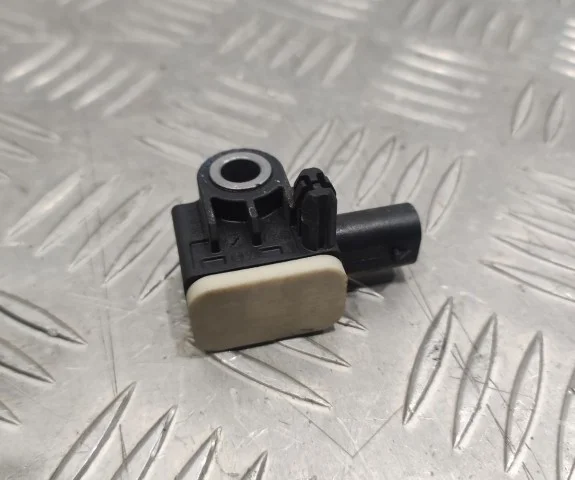 Датчик подушки безопасности для Audi A6 C7 2010-2018 на фотографиях