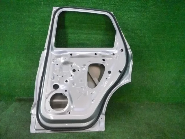 Дверь задняя правая для Volkswagen Touareg III (CR) 2018+ на фотографиях