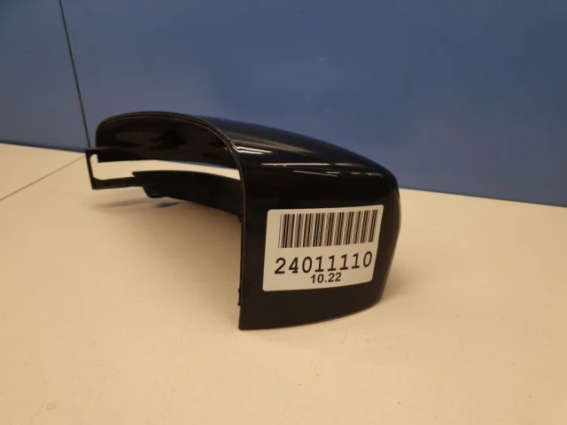 Накладка зеркала левого для BMW 5er G30 2016-2023 на фотографиях