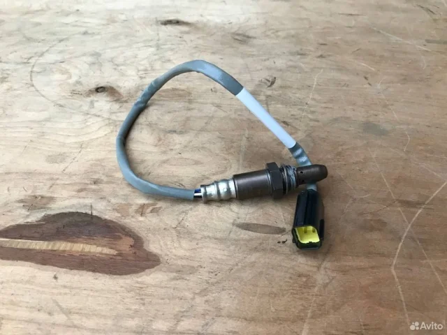 Лямбда-зонд (верхний) для Nissan Teana J32 2008-2013 на фотографиях