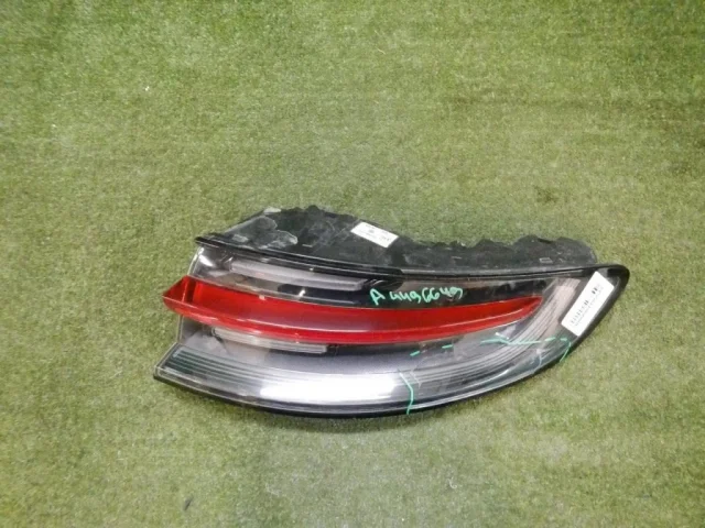 Фонарь внешний правый для Porsche Macan 95B 2014-2023 на фотографиях